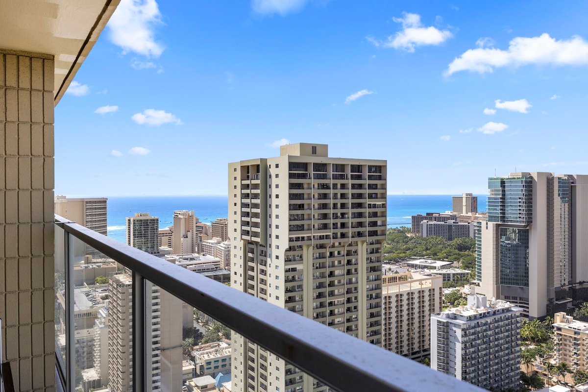 41F-Island Colony Studio-Ocean & City Skyline View