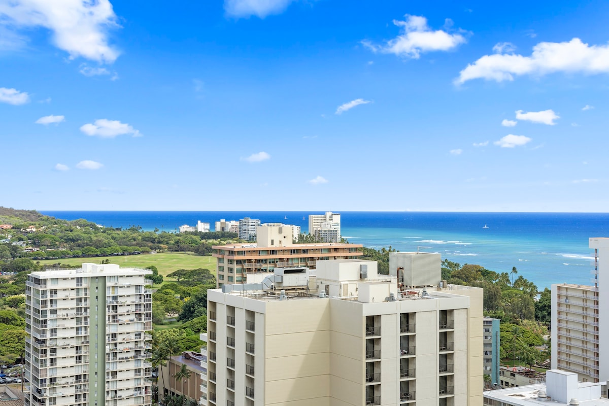 27F-Diamond Head & Ocean-View 1BR Condo w/Parking