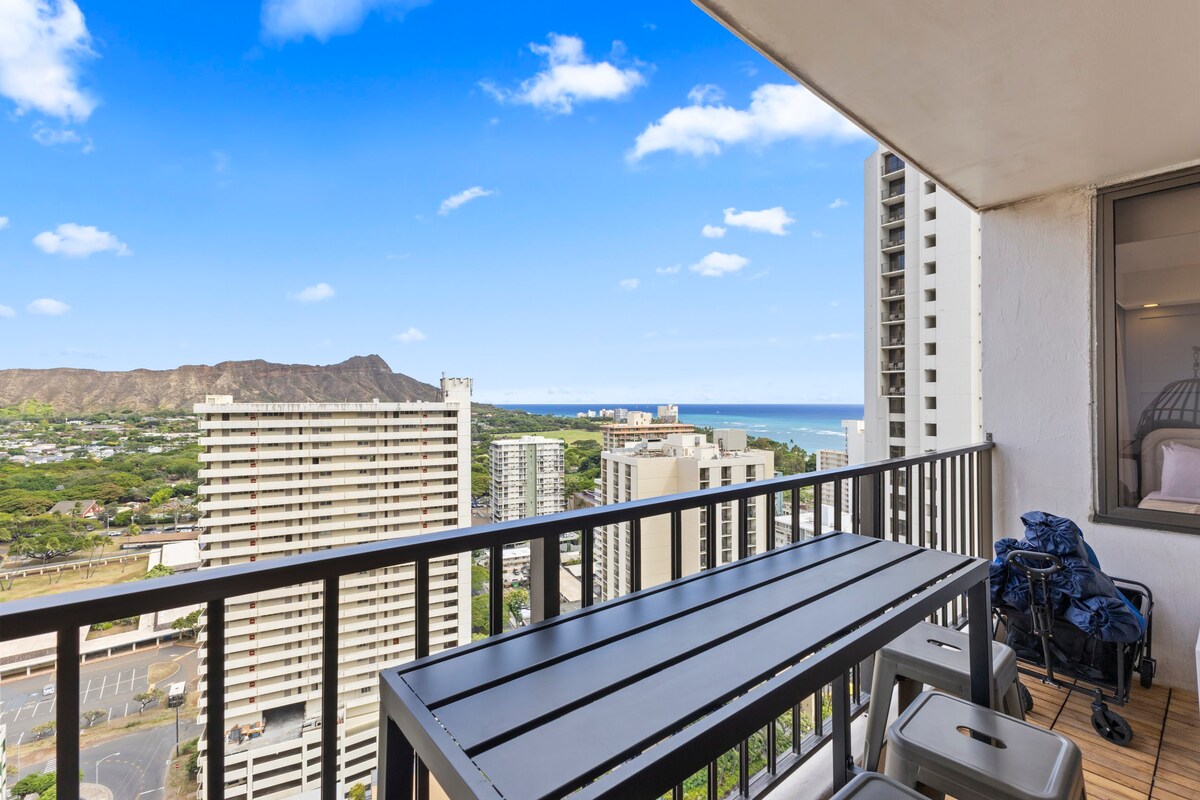 27F-Diamond Head & Ocean-View 1BR Condo w/Parking