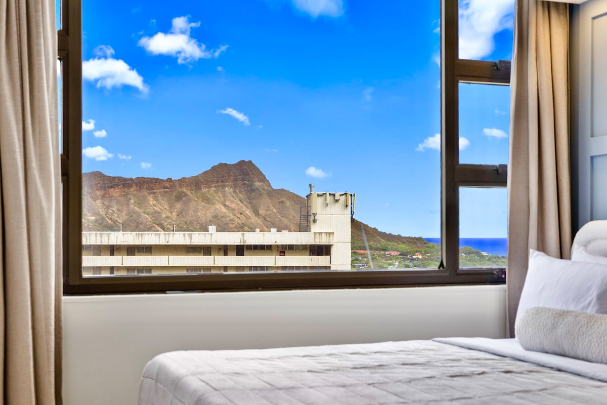 27F-Diamond Head & Ocean-View 1BR Condo w/Parking