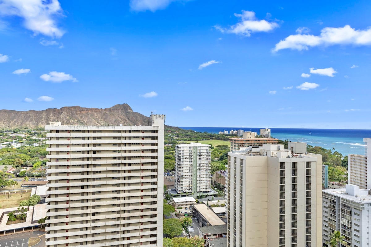 27F-Diamond Head & Ocean-View 1BR Condo w/Parking
