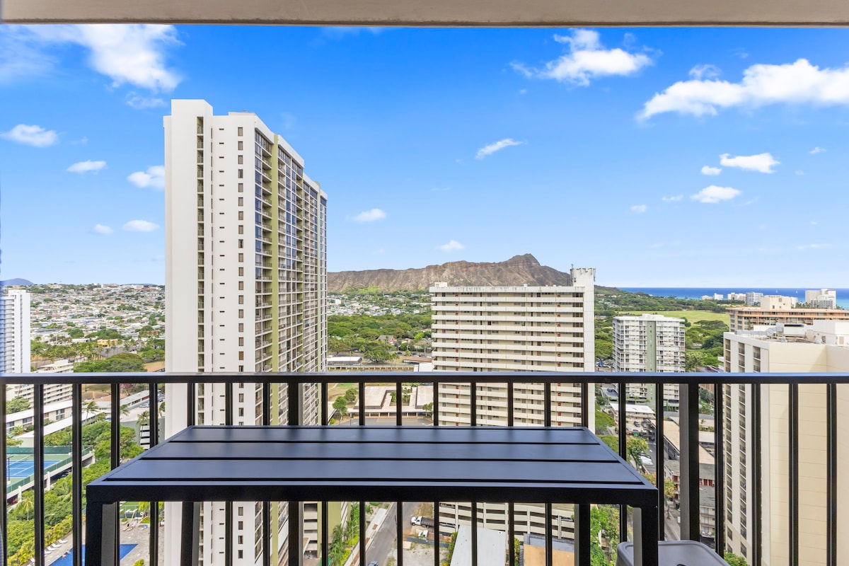 27F-Diamond Head & Ocean-View 1BR Condo w/Parking