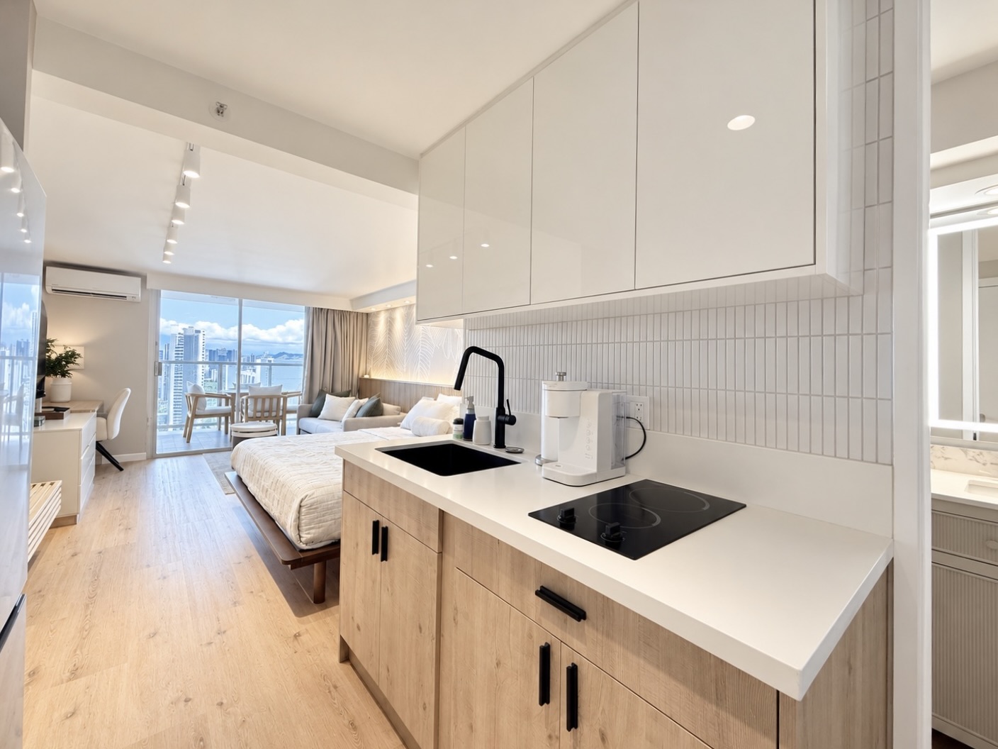36F-Island Colony Studio-City/Partial Ocean Views