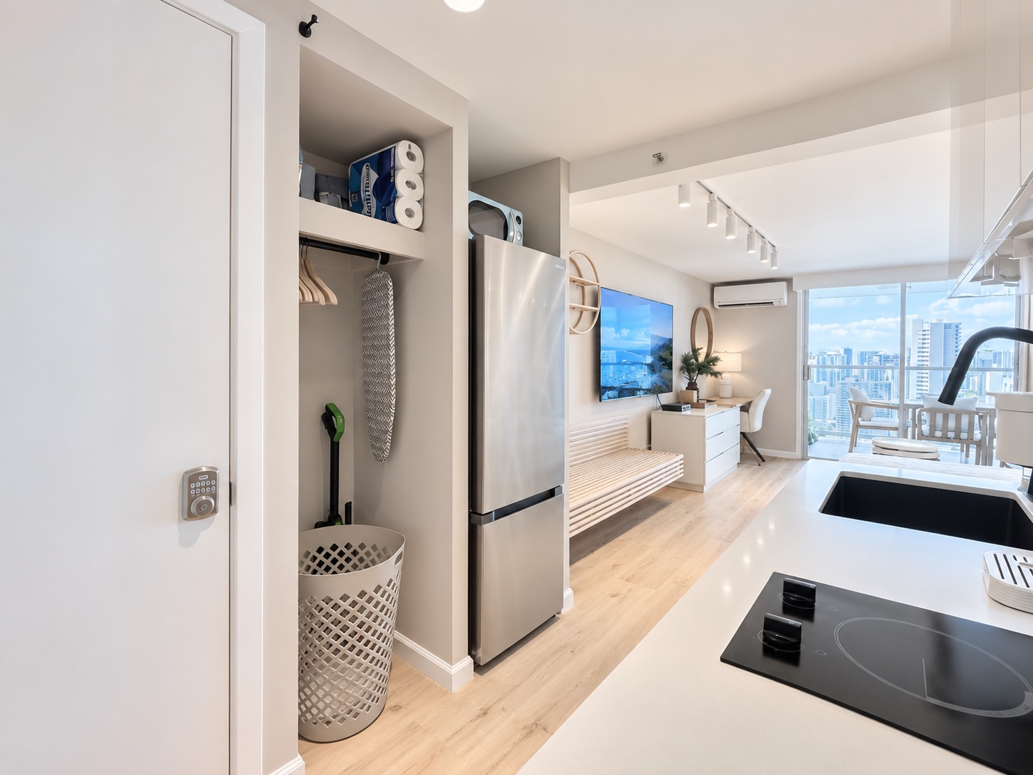 36F-Island Colony Studio-City/Partial Ocean Views