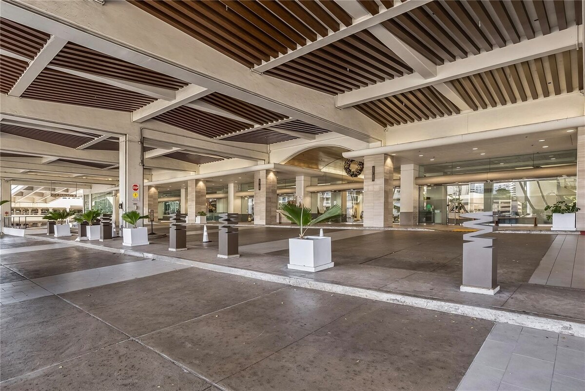 29F-Ocean View-Ala Moana Hotel-Premium Double Room