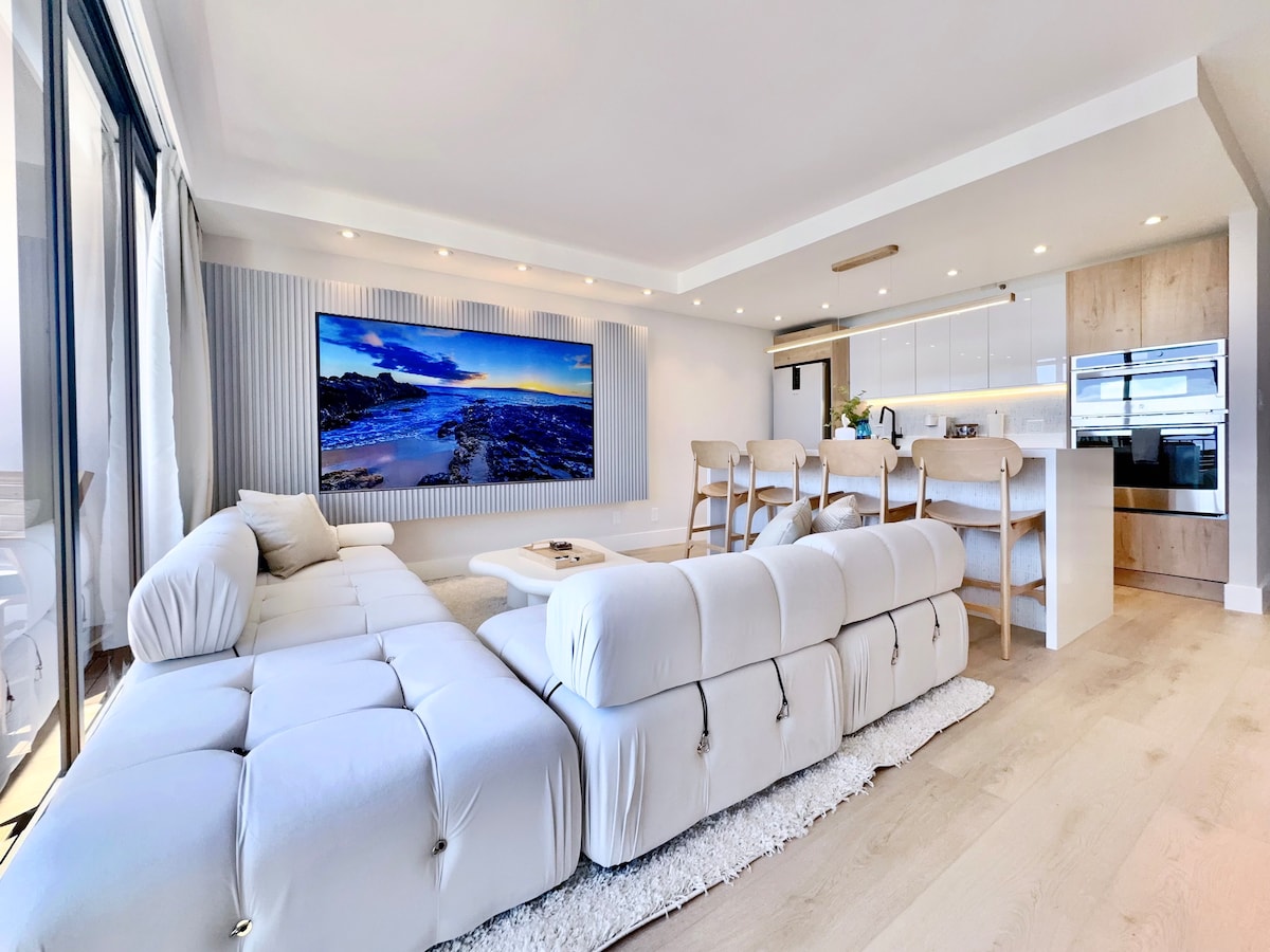37F-Ultra Upscale Ocean View-Modern 1BR W/Parking!