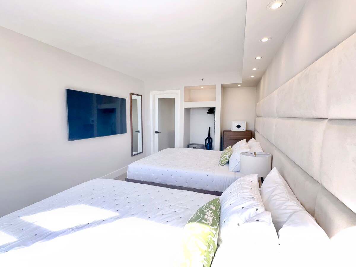 37F-Ultra Upscale Ocean View-Modern 1BR W/Parking!