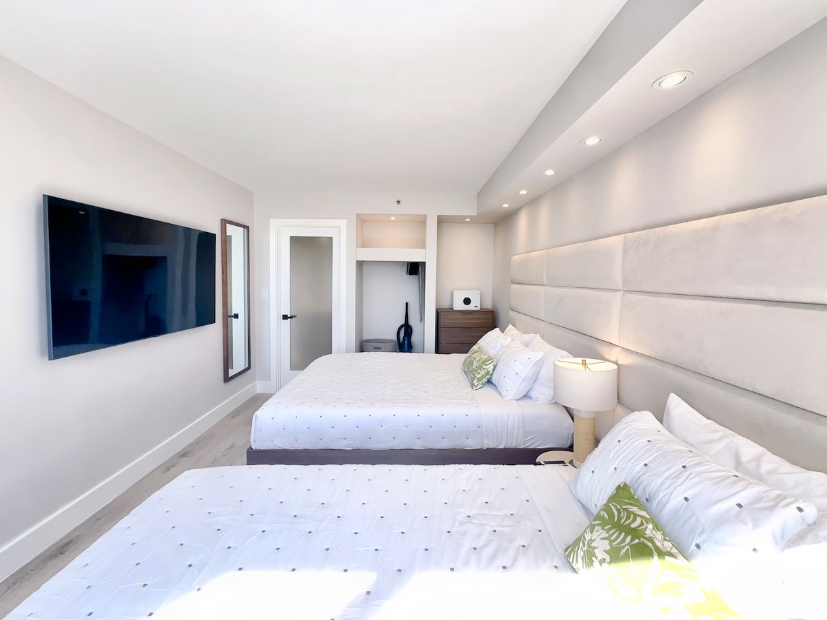 37F-Ultra Upscale Ocean View-Modern 1BR W/Parking!
