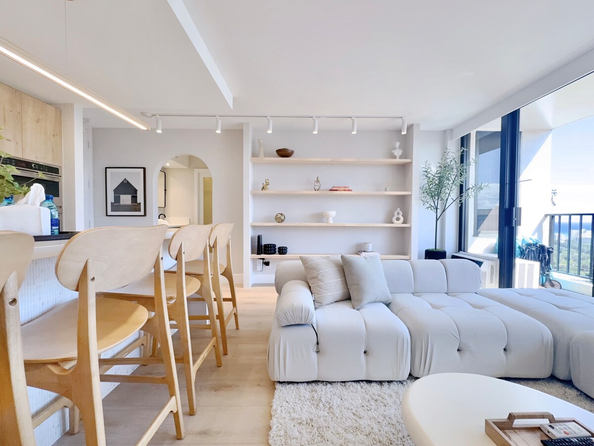 37F-Ultra Upscale Ocean View-Modern 1BR W/Parking!