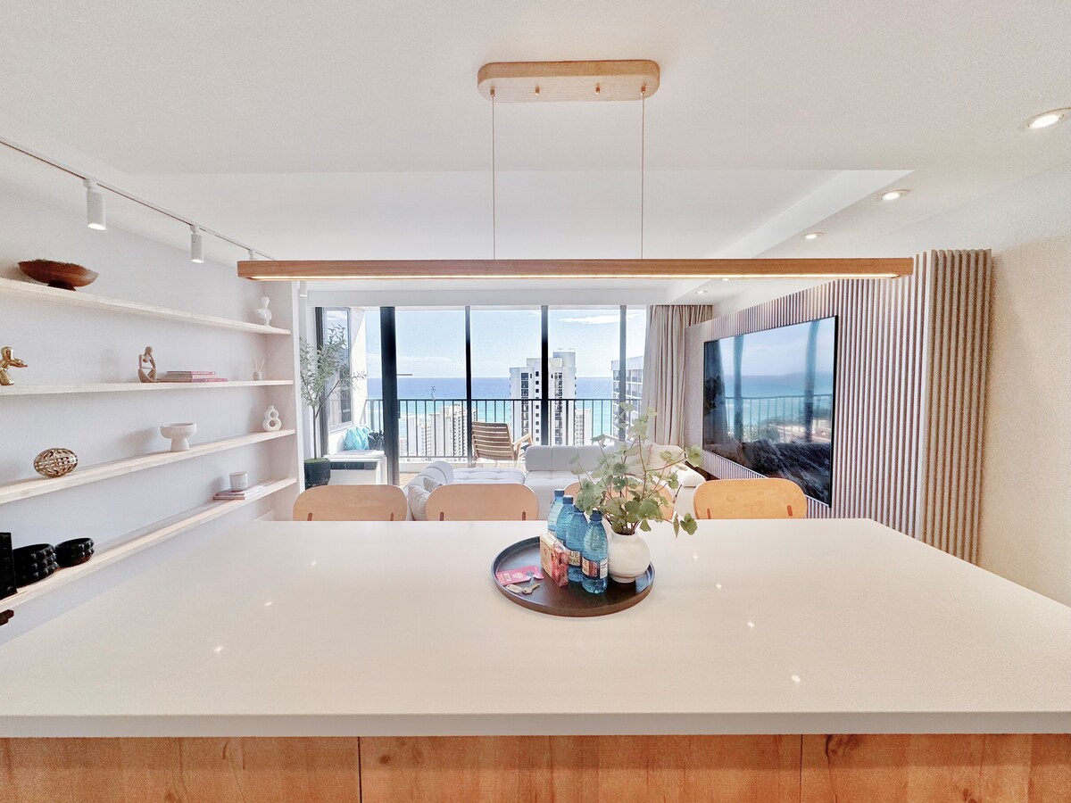 37F-Ultra Upscale Ocean View-Modern 1BR W/Parking!