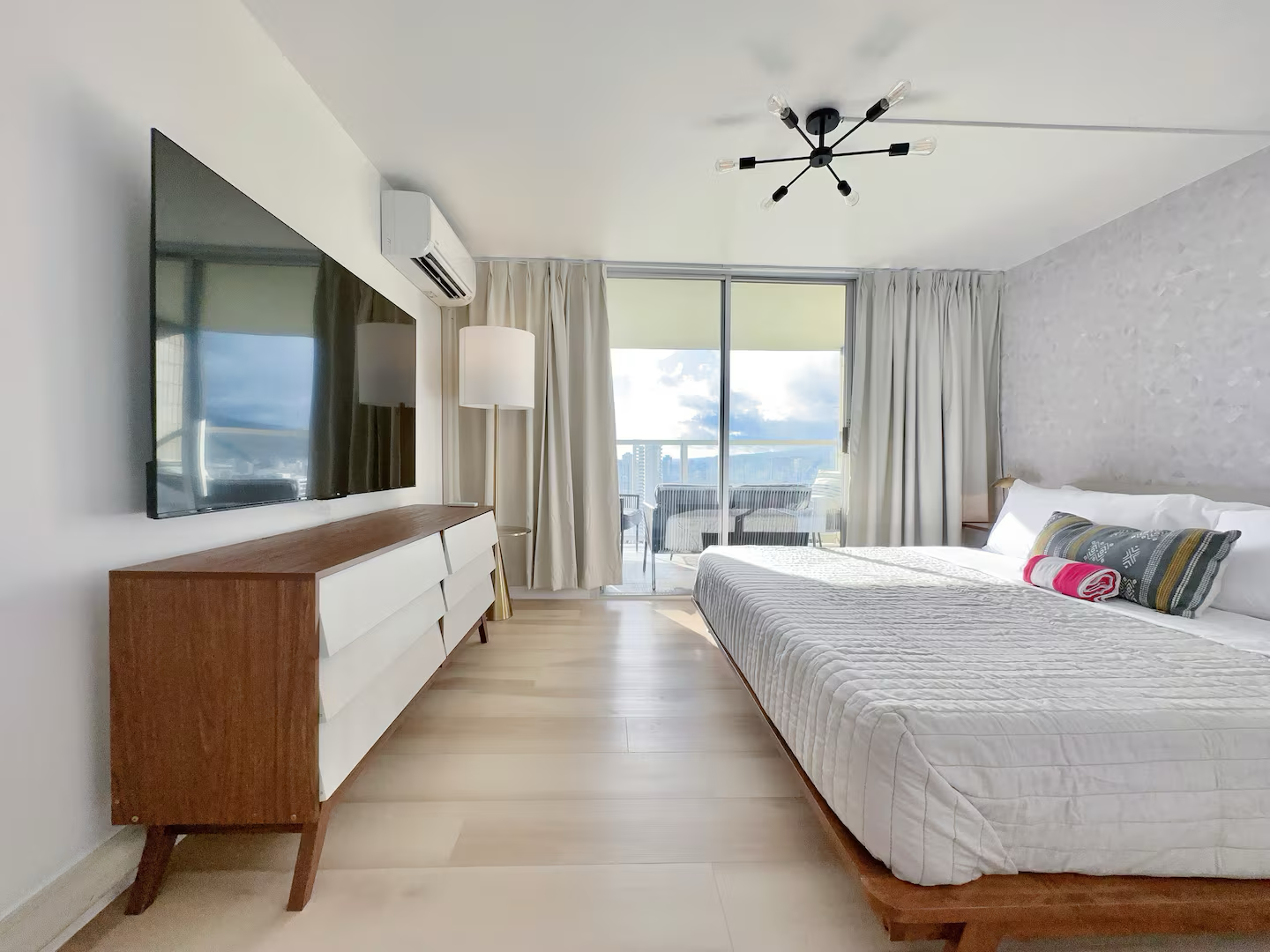 40F-High-FL Ocean View-1 Bedroom-Waikiki Beach!