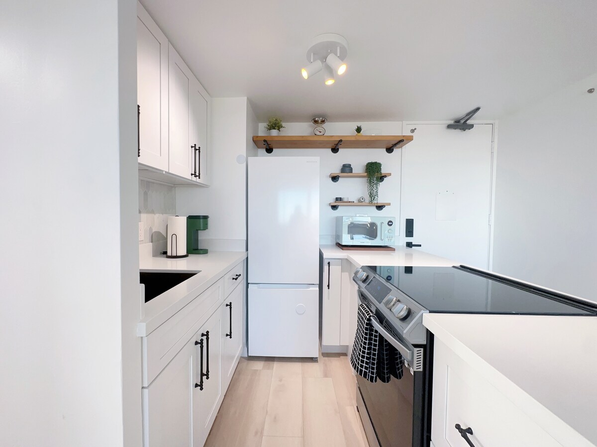 40F-High-FL Ocean View-1 Bedroom-Waikiki Beach!
