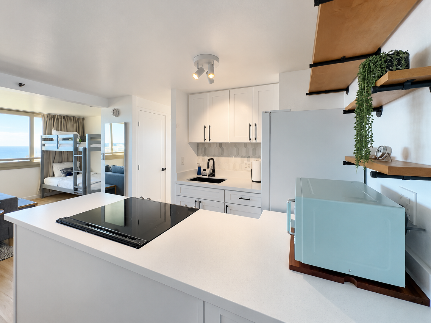 40F-High-FL Ocean View-1 Bedroom-Waikiki Beach!