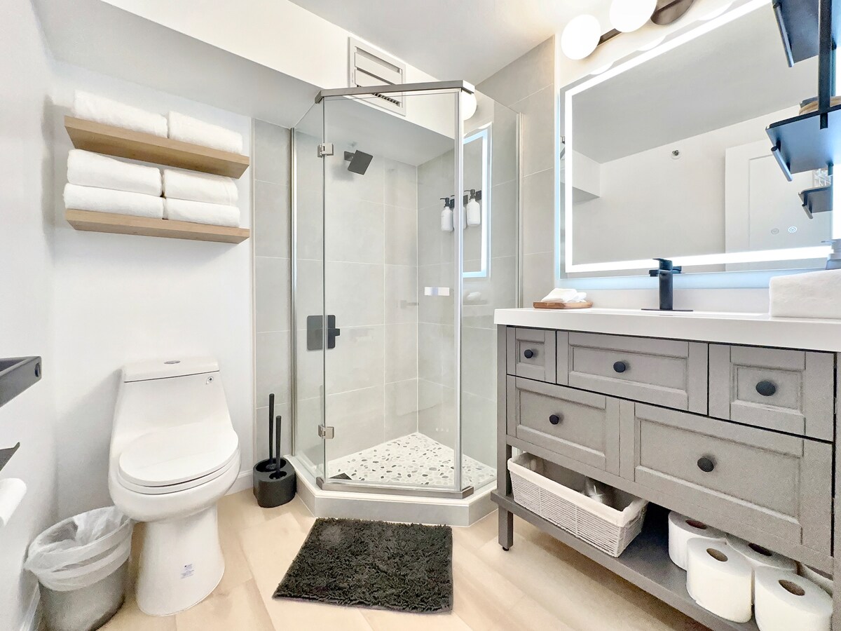 40F-High-FL Ocean View-1 Bedroom-Waikiki Beach!