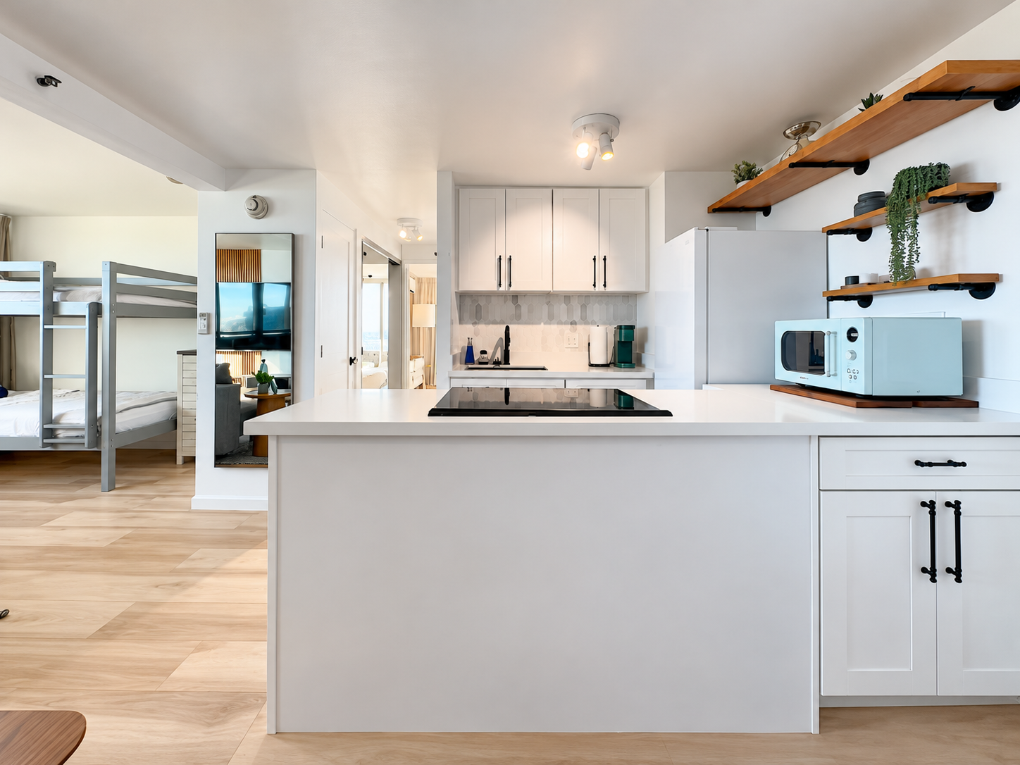 40F-High-FL Ocean View-1 Bedroom-Waikiki Beach!