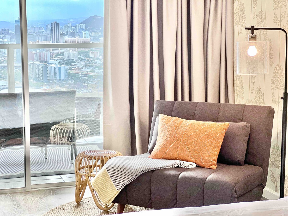 43F-Island Colony Studio-Ocean & City Skyline View