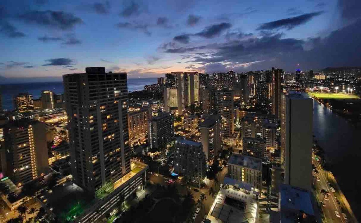 43F-Island Colony Studio-Ocean & City Skyline View