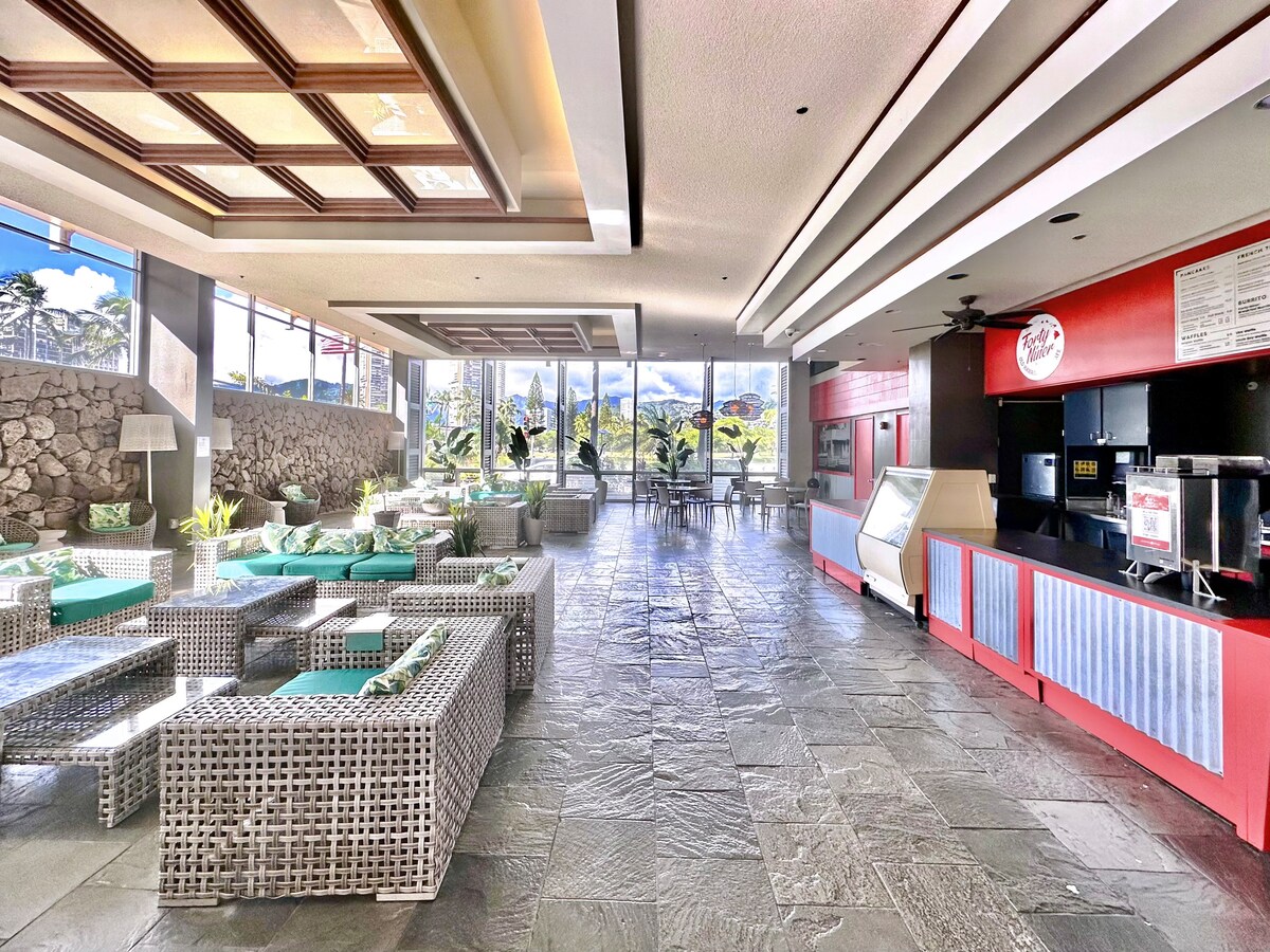 Elegant Island Gem- Newly Upgraded-Waikiki Studio.