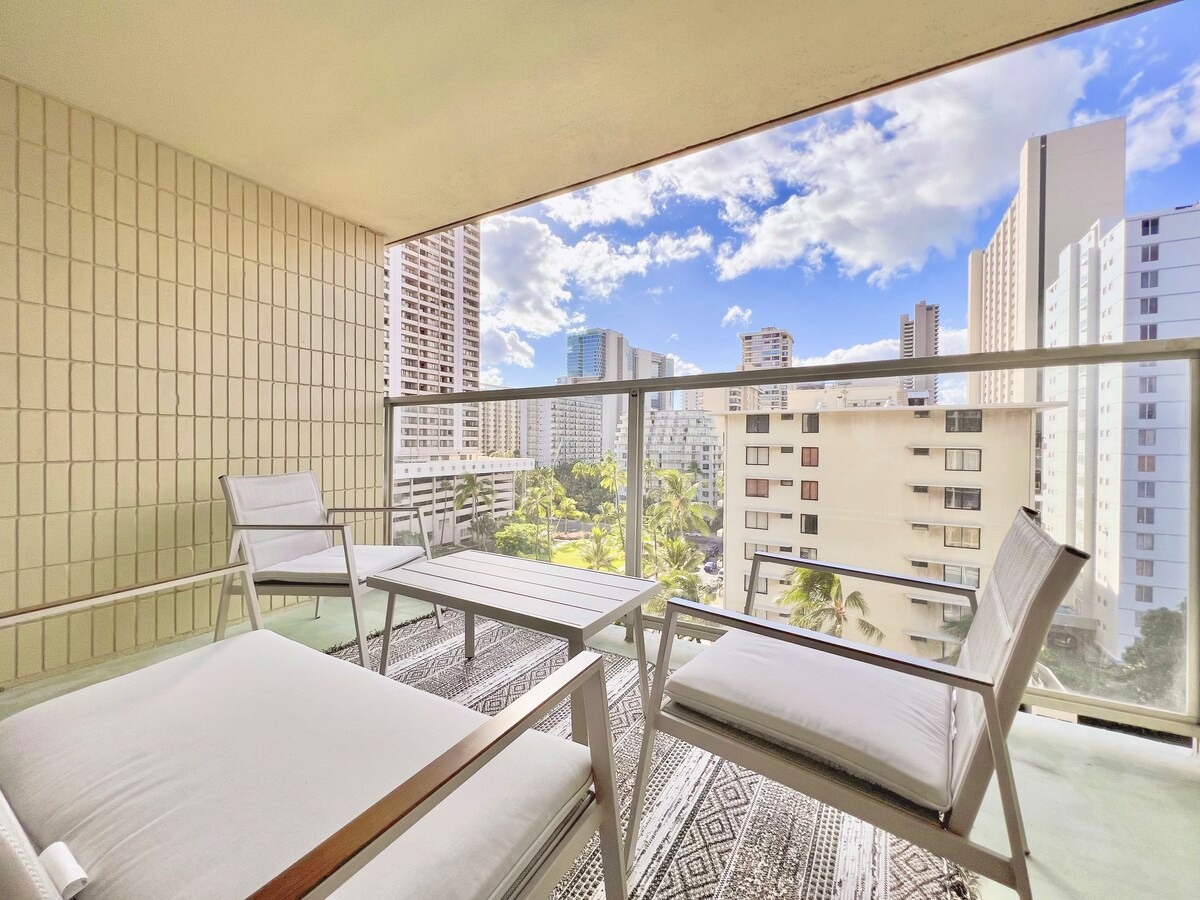 Elegant Island Gem- Newly Upgraded-Waikiki Studio.