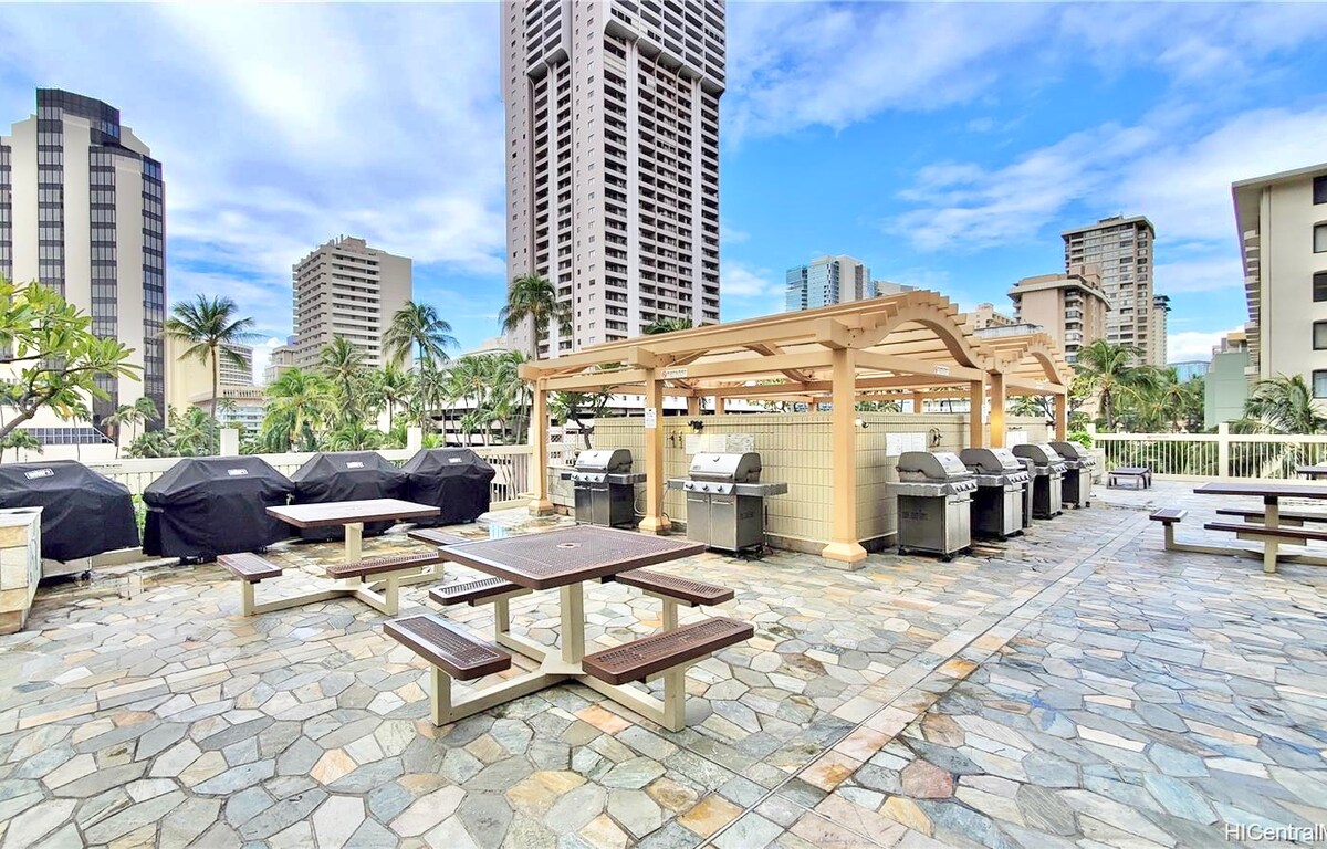 Elegant Island Gem- Newly Upgraded-Waikiki Studio.