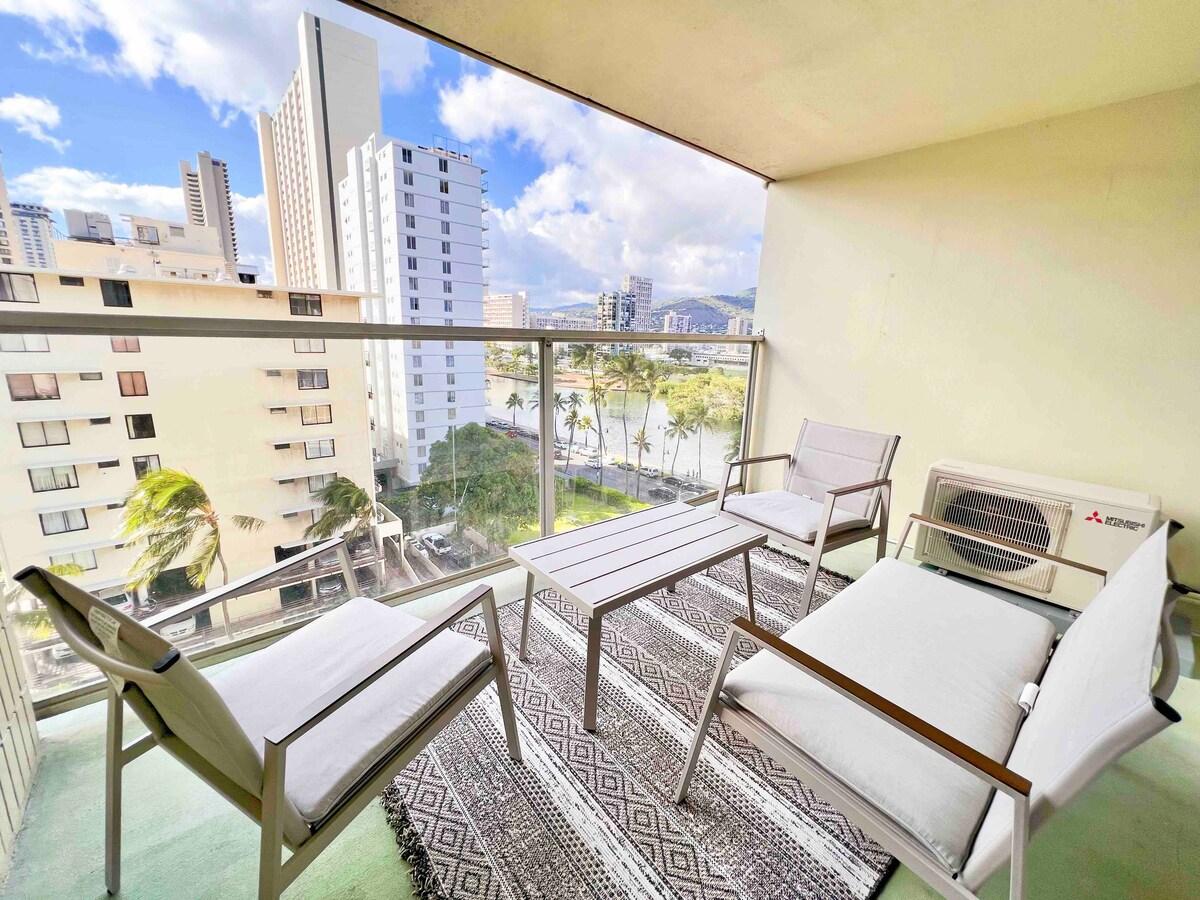 Elegant Island Gem- Newly Upgraded-Waikiki Studio.