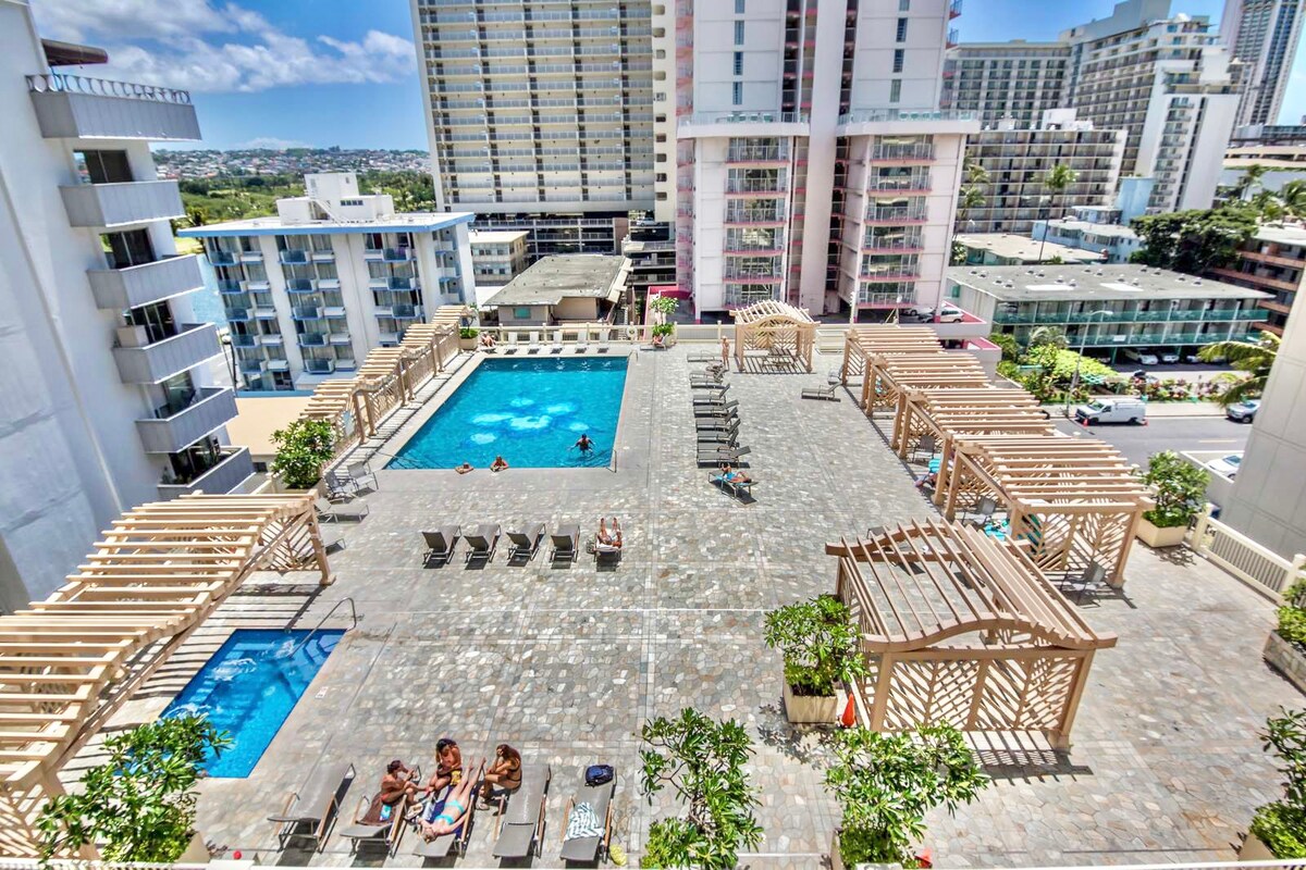 Elegant Island Gem- Newly Upgraded-Waikiki Studio.