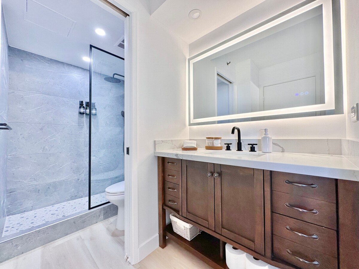 22F-Stunning 1BR-Waikiki Banyan-Diamond Head View