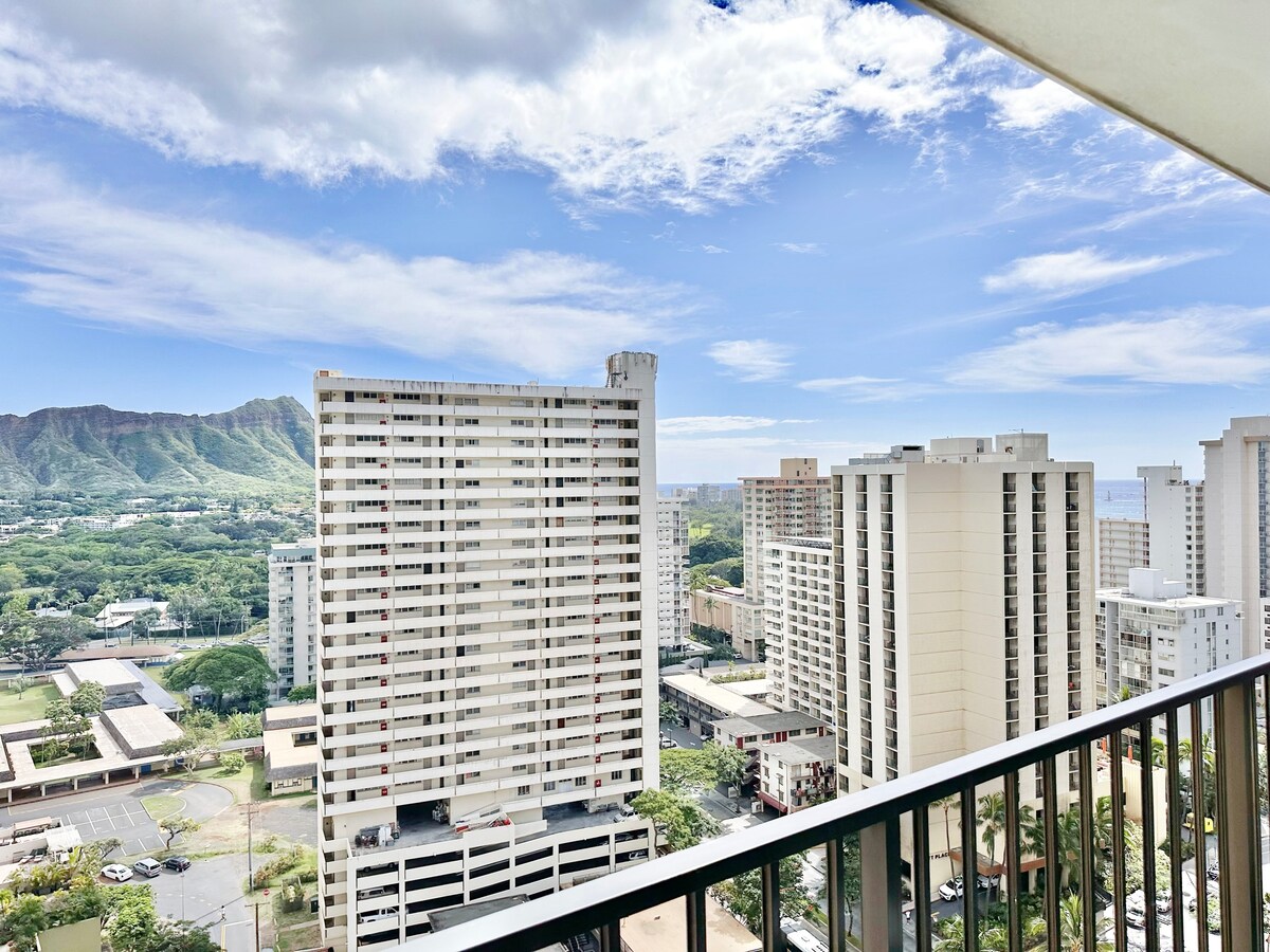 22F-Stunning 1BR-Waikiki Banyan-Diamond Head View