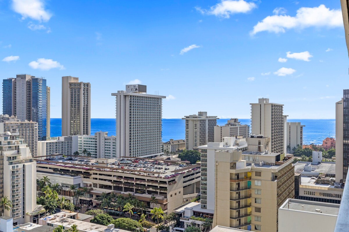 26F-Waikiki King Studio w/Partial Ocean Views