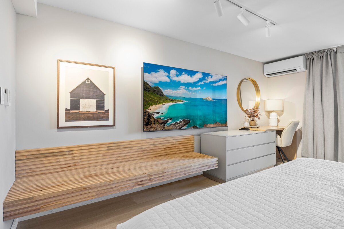 26F-Waikiki King Studio w/Partial Ocean Views