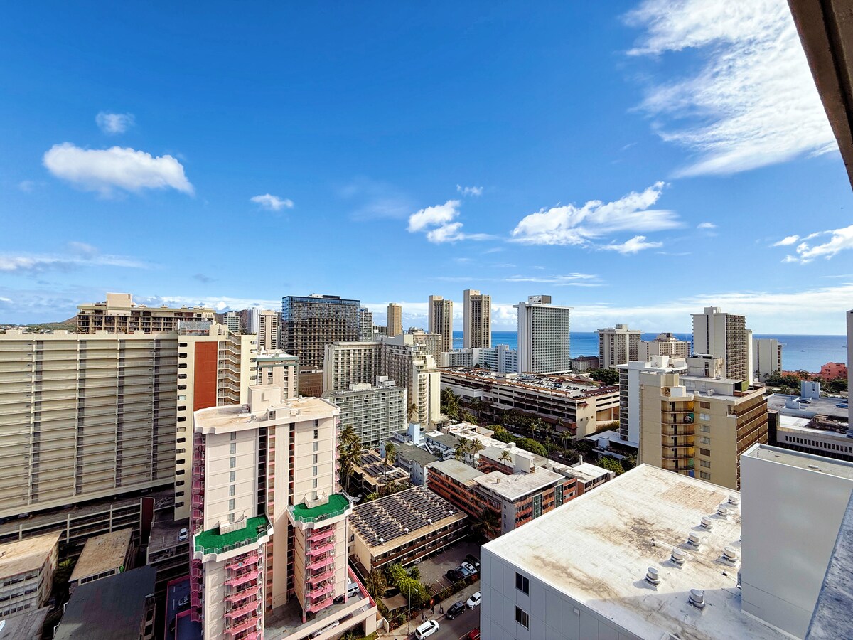 26F-Waikiki King Studio w/Partial Ocean Views