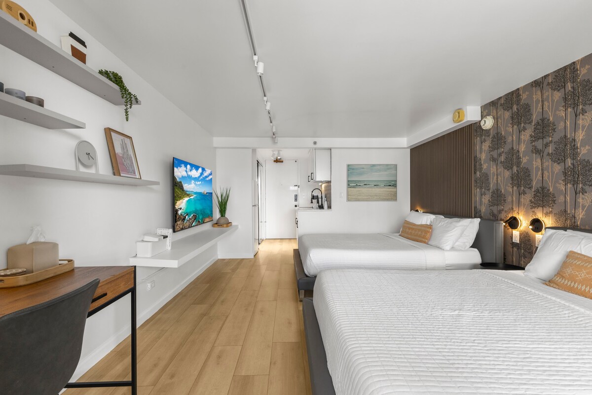26F-Gorgeous Double Queen Studio-Waikiki Beach!
