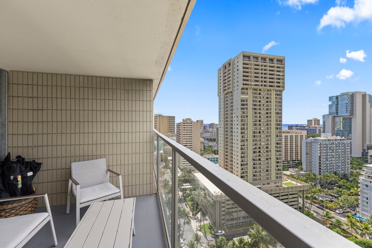 26F-Gorgeous Double Queen Studio-Waikiki Beach!