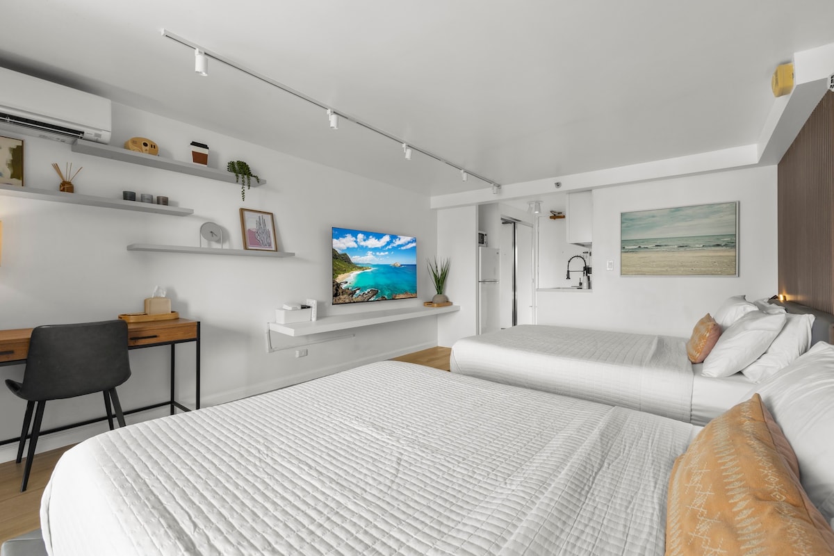 26F-Gorgeous Double Queen Studio-Waikiki Beach!