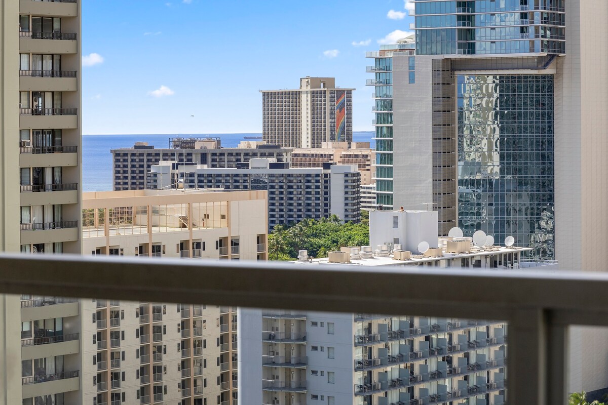 26F-Gorgeous Double Queen Studio-Waikiki Beach!