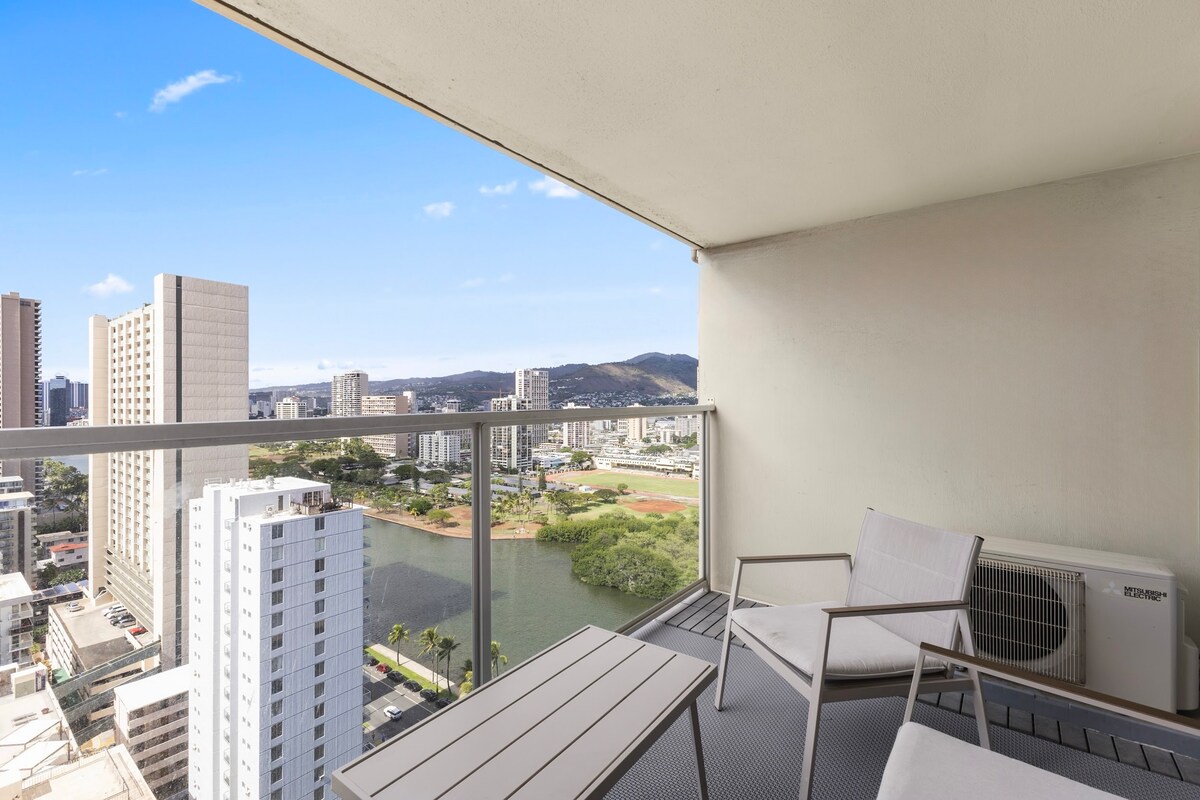 26F-Gorgeous Double Queen Studio-Waikiki Beach!