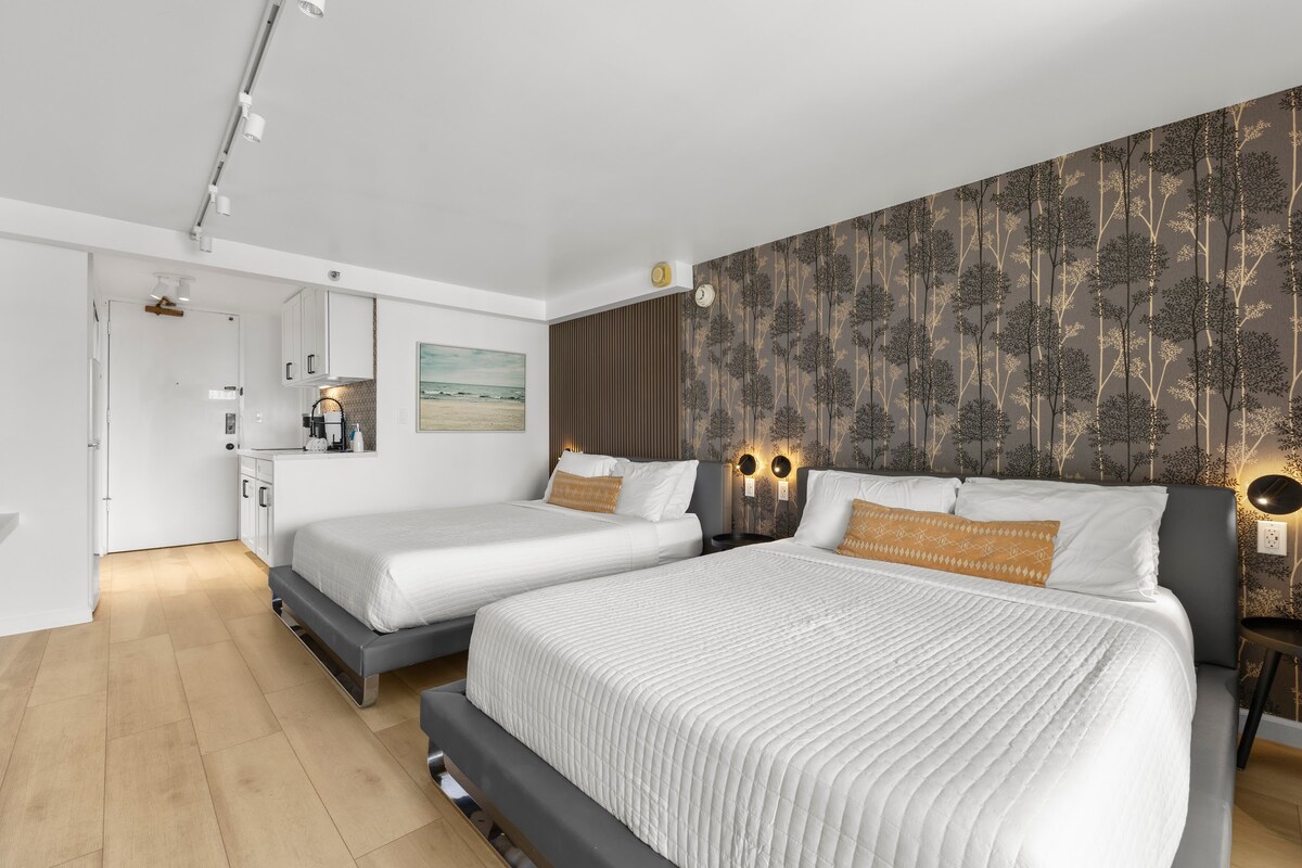 26F-Gorgeous Double Queen Studio-Waikiki Beach!