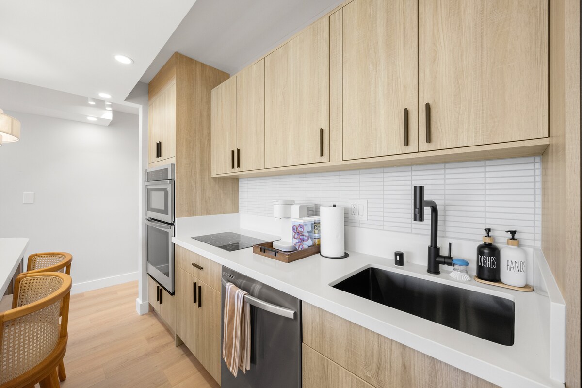29F-Stunning Mountain View-Waikiki-1BR-w/Parking