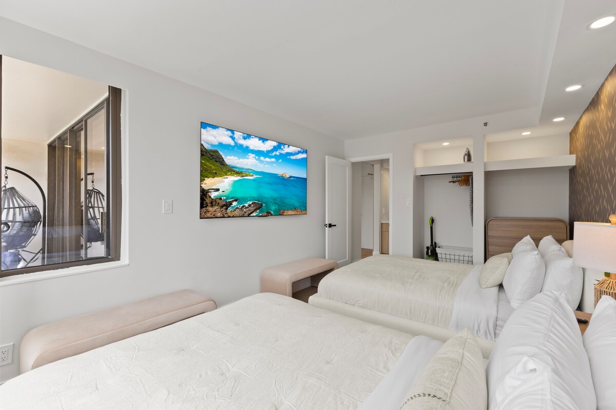 16FL-Upscale Chic Waikiki Banyan 1BR-Free Parking