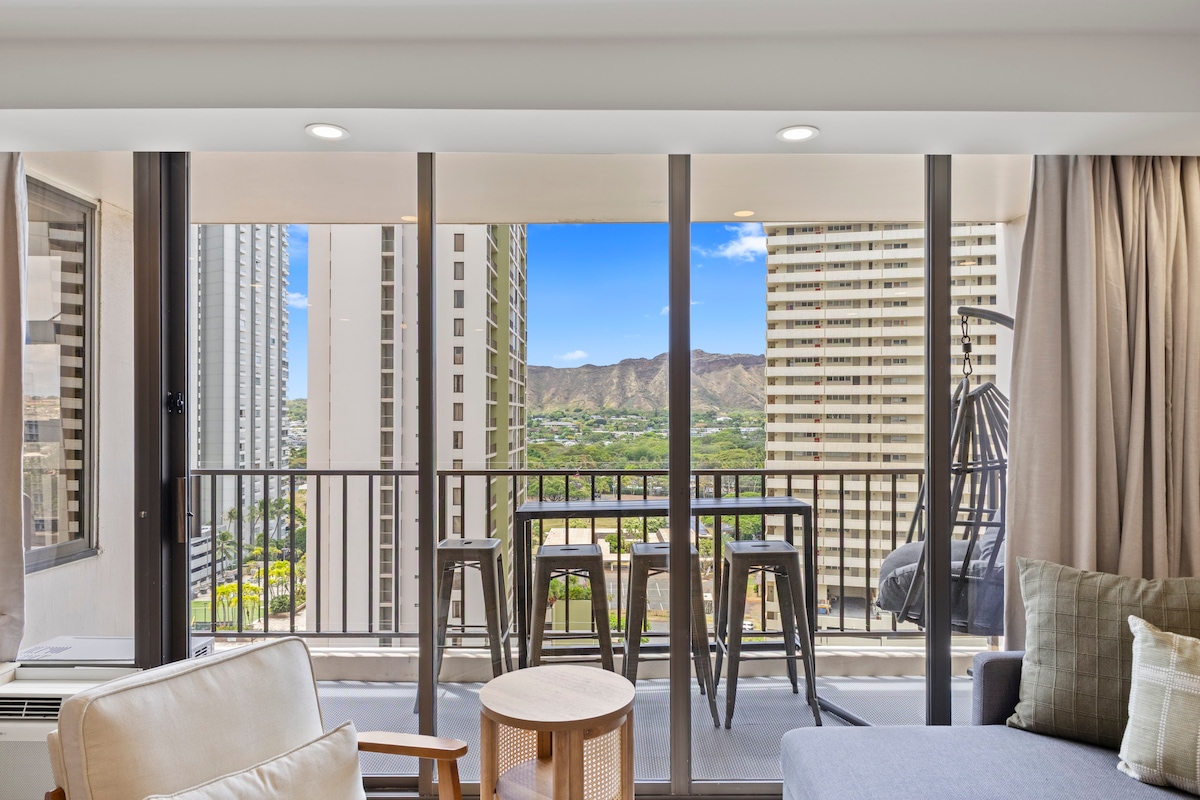 16FL-Upscale Chic Waikiki Banyan 1BR-Free Parking
