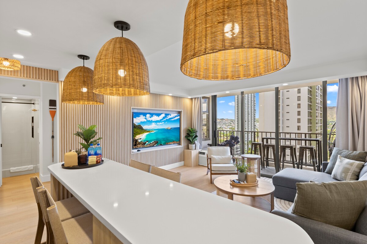 16FL-Upscale Chic Waikiki Banyan 1BR-Free Parking