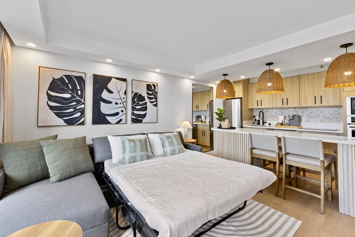 16FL-Upscale Chic Waikiki Banyan 1BR-Free Parking