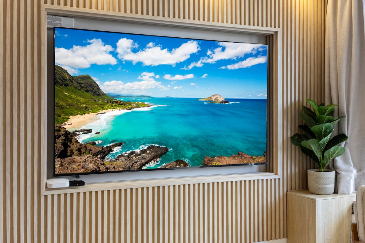 16FL-Upscale Chic Waikiki Banyan 1BR-Free Parking