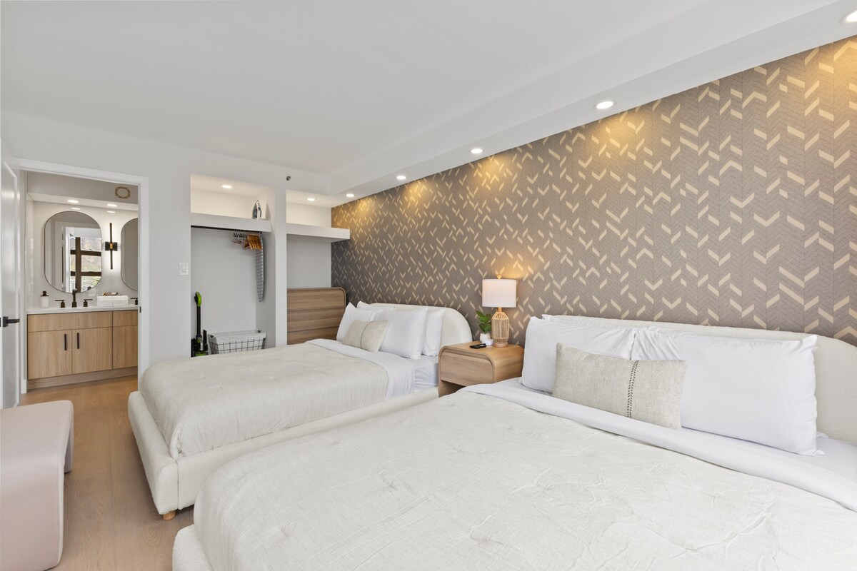 16FL-Upscale Chic Waikiki Banyan 1BR-Free Parking