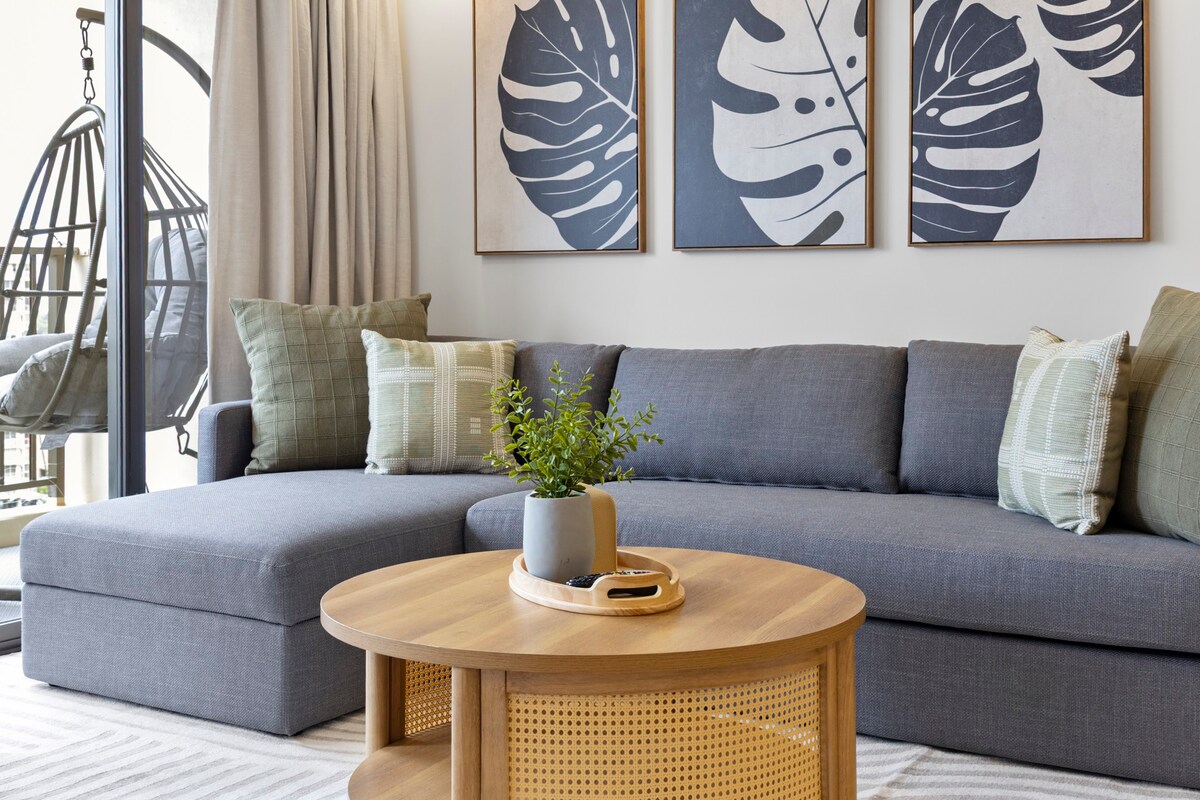 16FL-Upscale Chic Waikiki Banyan 1BR-Free Parking