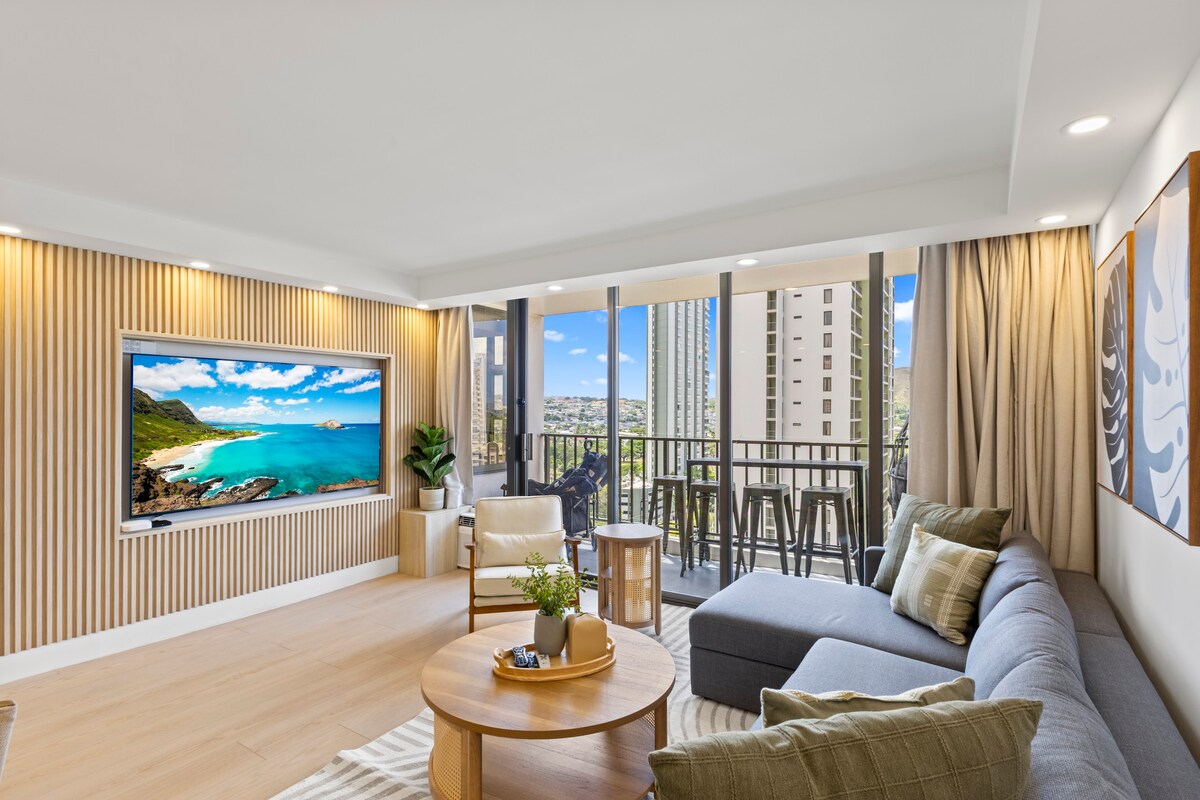 16FL-Upscale Chic Waikiki Banyan 1BR-Free Parking