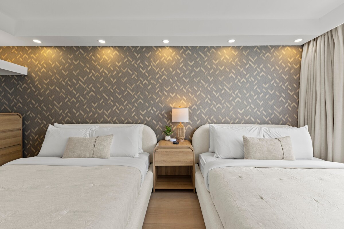 16FL-Upscale Chic Waikiki Banyan 1BR-Free Parking