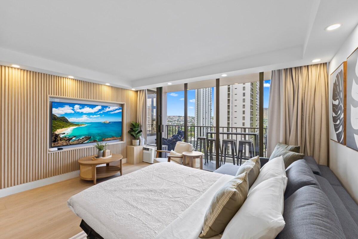 16FL-Upscale Chic Waikiki Banyan 1BR-Free Parking