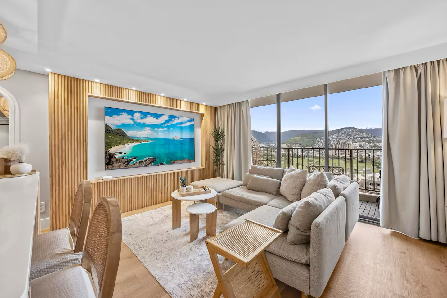 25F-Stunning & Upscale-Mountain View-1BR/Parking!