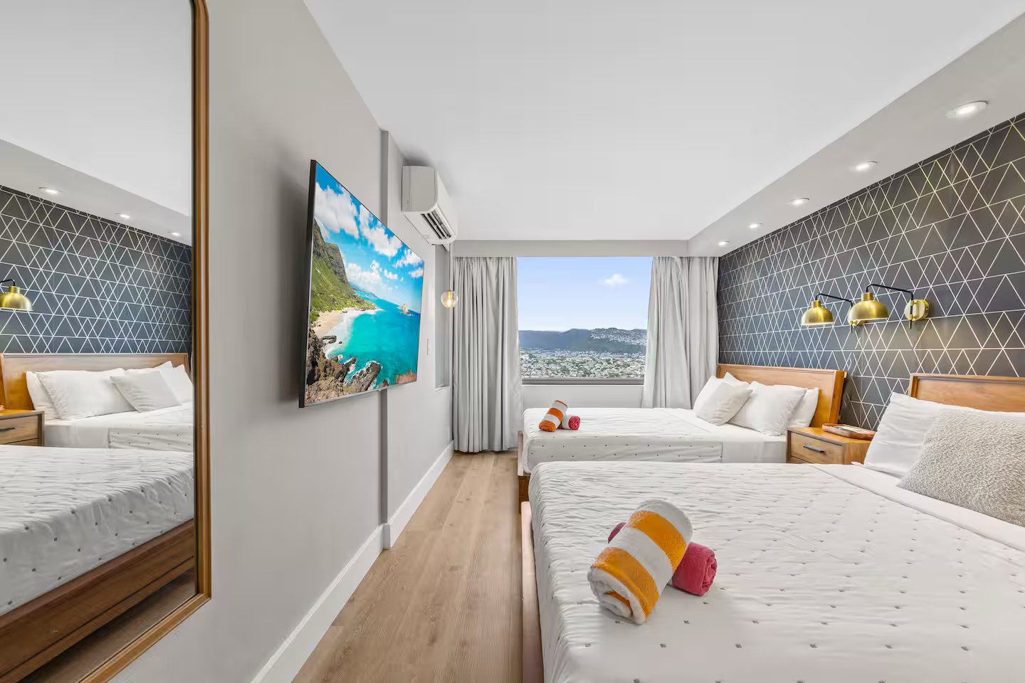 25F-Stunning & Upscale-Mountain View-1BR/Parking!